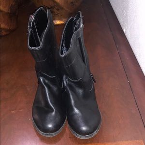 Girls boots